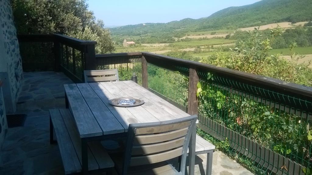 Mas Montebello Rigarda Luaran gambar
