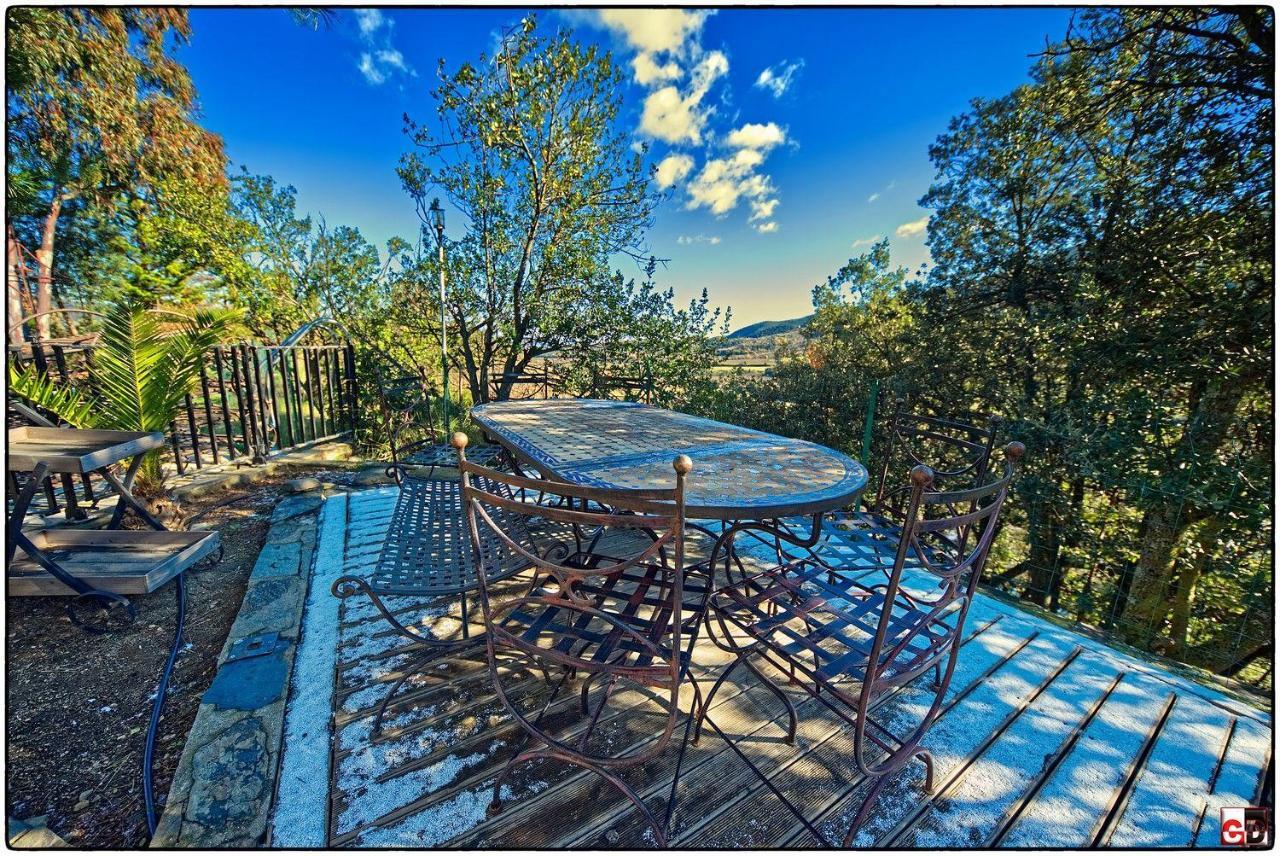 Mas Montebello Rigarda Luaran gambar